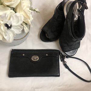 Black Leather Coach Wristlet